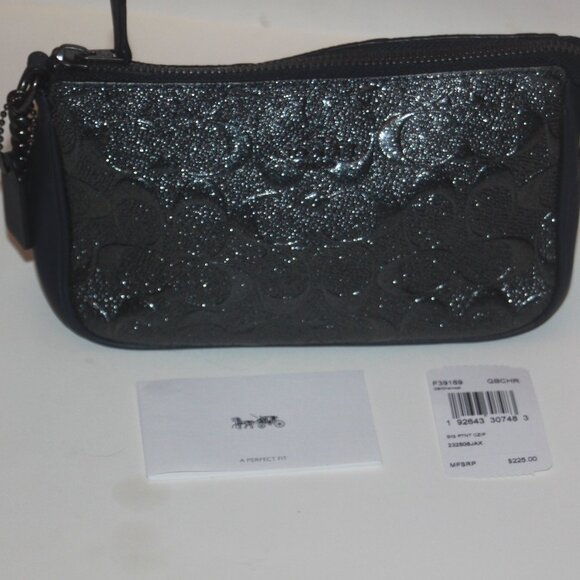 RARE Coach 39169 Leather NEW with TAGS Large Wristlet With Chain Handle - Picture 1 of 4